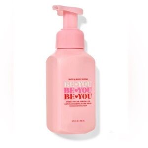 Bath & Body Works Pink Foaming Hand 🧼 Soa p